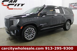 Used 2023 GMC Yukon XL Denali Ultimate image 1