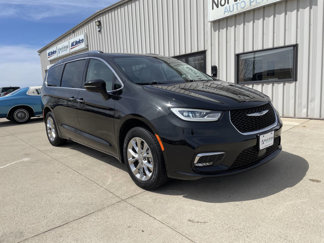 Used 2021 Chrysler Pacifica Touring-L image 1