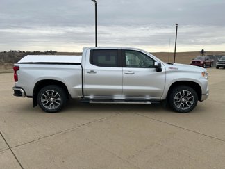 Used 2022 Chevrolet Silverado 1500 LT image 1