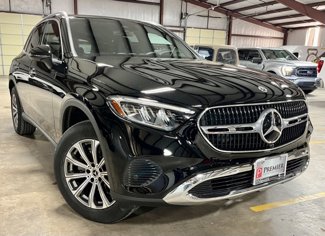 Used 2025 Mercedes-Benz GLC 300 4MATIC image 1