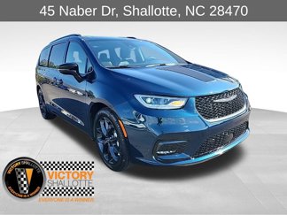 New 2025 Chrysler Pacifica Limited image 1