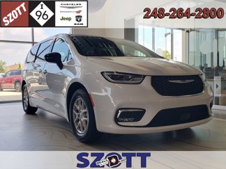 New 2026 Chrysler Pacifica Select image 1