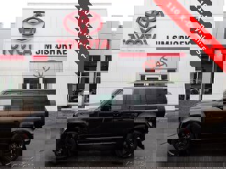 Used 2025 Land Rover Defender 110 X-Dynamic SE image 1