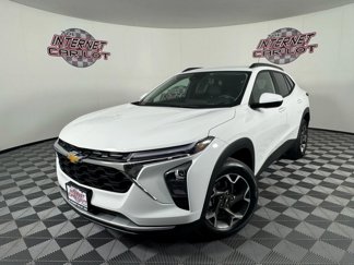 Used 2025 Chevrolet Trax LT w/ LT Convenience Package image 1