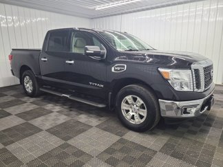 Used 2017 Nissan Titan SV image 1