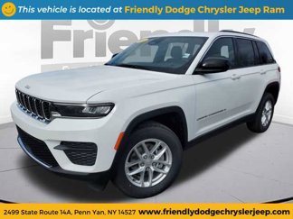 New 2025 Jeep Grand Cherokee Laredo image 1