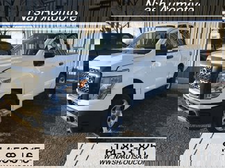 Used 2023 Nissan Titan S image 1