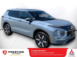 New 2025 Mitsubishi Outlander SE image 1