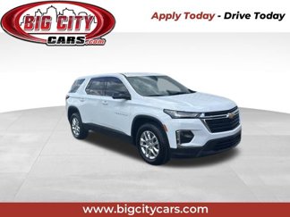 Used 2023 Chevrolet Traverse LS image 1