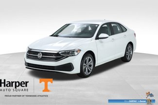 Used 2023 Volkswagen Jetta SE image 1