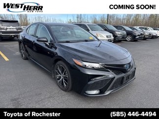 Used 2024 Toyota Camry SE image 1