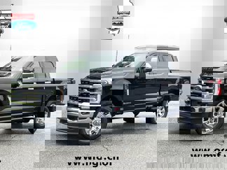 New 2025 Ford F250 4x4 Crew Cab Super Duty image 1