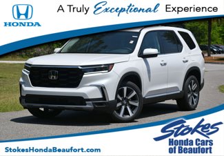 New 2025 Honda Pilot Touring image 1