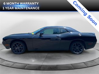 Used 2022 Dodge Challenger SXT w/ Blacktop Package image 1