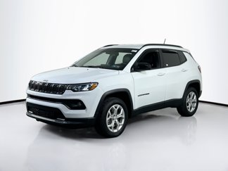 Used 2024 Jeep Compass Latitude image 1