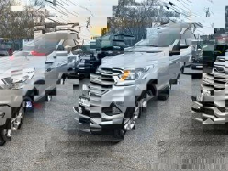Used 2018 Ford Escape SE w/ SE Sync 3 Package image 1
