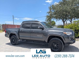 Used 2022 Toyota Tacoma SR5 w/ Technology Package image 1