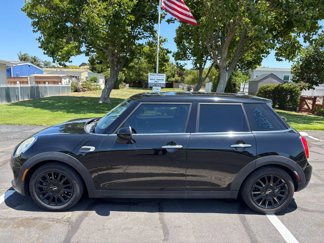 Used 2016 MINI Cooper 4-Door Hardtop image 1