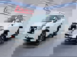 New 2025 Nissan Pathfinder Platinum image 1