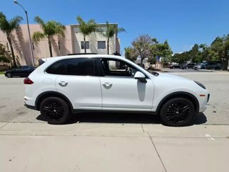 Used 2015 Porsche Cayenne Turbo image 1