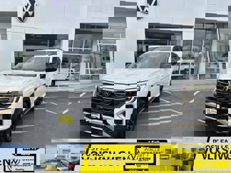 New 2025 Volkswagen Atlas Peak Edition SE image 1