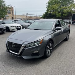 Used 2022 Nissan Altima 2.5 SV image 1