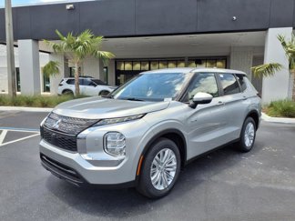 New 2025 Mitsubishi Outlander ES image 1