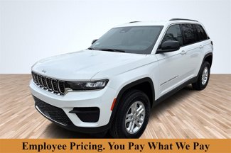 New 2025 Jeep Grand Cherokee Laredo w/ Luxury Tech Group I image 1
