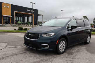 New 2025 Chrysler Pacifica Select w/ Uconnect Theater Family Group image 1