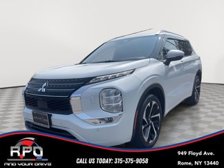 Used 2022 Mitsubishi Outlander SEL image 1
