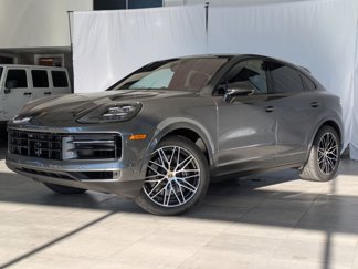 Used 2024 Porsche Cayenne Coupe image 1