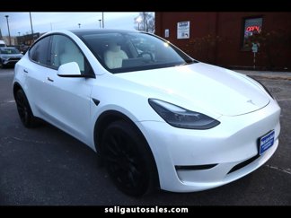 Used 2022 Tesla Model Y Long Range image 1