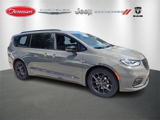 New 2025 Chrysler Pacifica Limited image 1