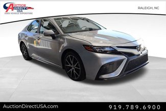 Used 2024 Toyota Camry SE image 1