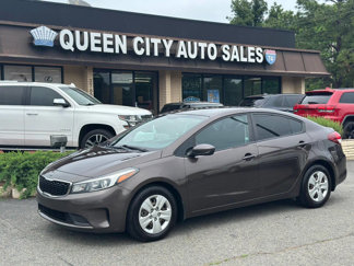 Used 2017 Kia Forte LX image 1