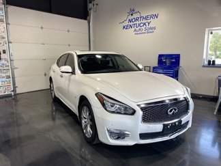 Used 2019 INFINITI Q70 Luxe w/ Proactive Package image 1