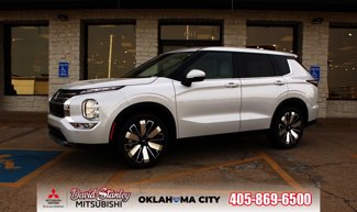New 2025 Mitsubishi Outlander SE image 1