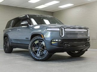 Used 2023 Rivian R1S Adventure image 1
