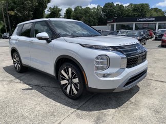New 2025 Mitsubishi Outlander SE image 1