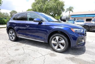 Used 2023 Audi Q5 2.0T Premium w/ Convenience Package image 1