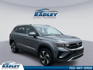 Certified 2024 Volkswagen Taos SE image 1