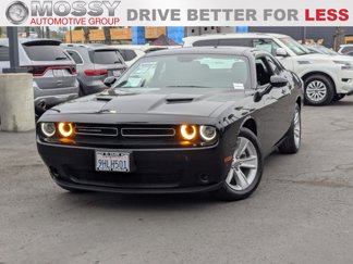 Used 2023 Dodge Challenger SXT image 1