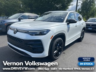 New 2025 Volkswagen Tiguan SE R-Line image 1