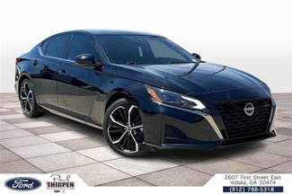 Used 2024 Nissan Altima 2.5 SR w/ SR Premium Package image 1