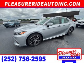 Used 2018 Toyota Camry image 1