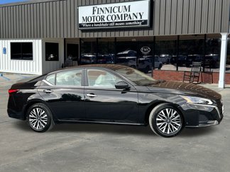 Used 2025 Nissan Altima 2.5 SV image 1