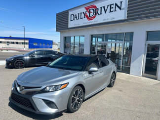 Used 2018 Toyota Camry SE image 1