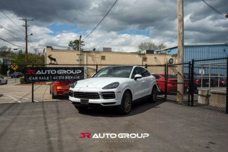 Used 2022 Porsche Cayenne Coupe image 1