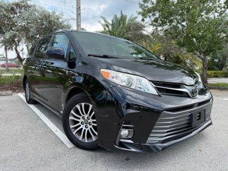 Used 2018 Toyota Sienna XLE w/ XLE Navigation Package image 1