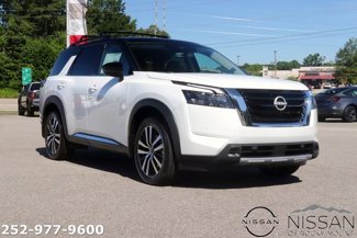 New 2025 Nissan Pathfinder Platinum image 1